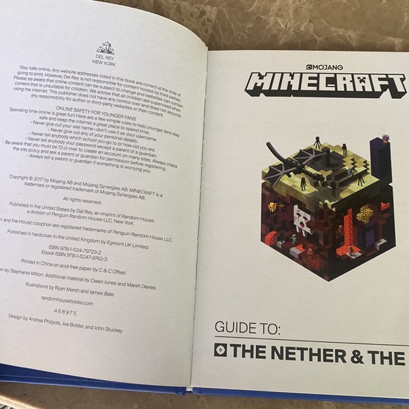 Minecraft Guide‎ Book Bundle - Picture 2 of 6